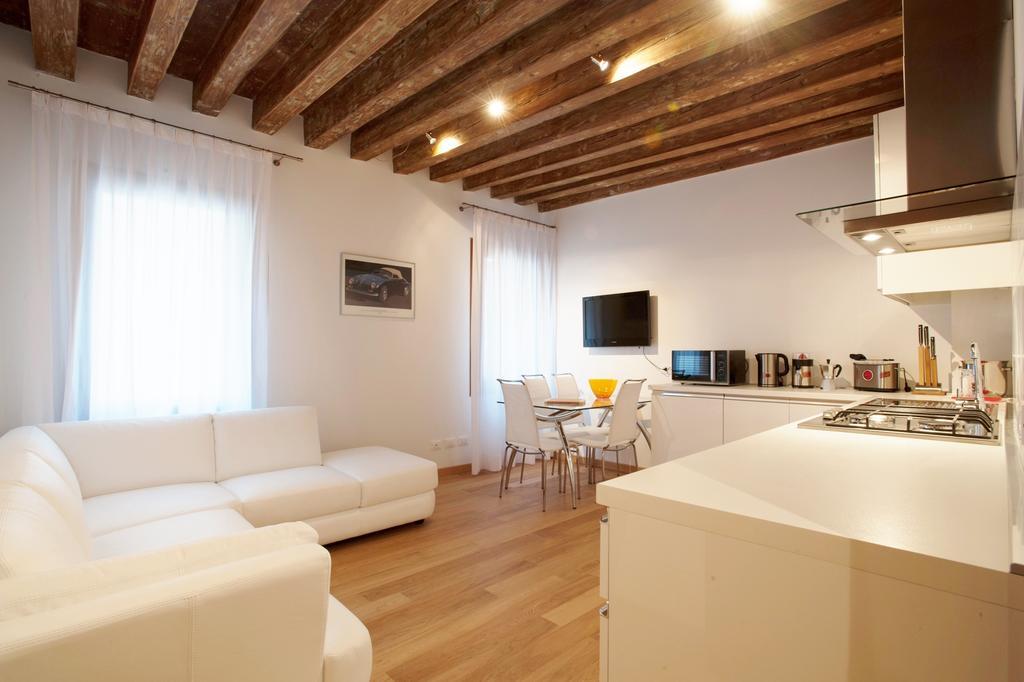 The Lion'S House Apt2 Venesia Ruang foto