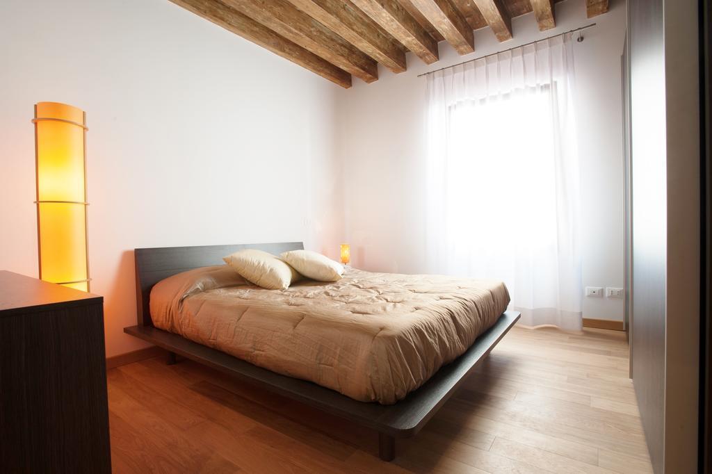 The Lion'S House Apt2 Venesia Ruang foto