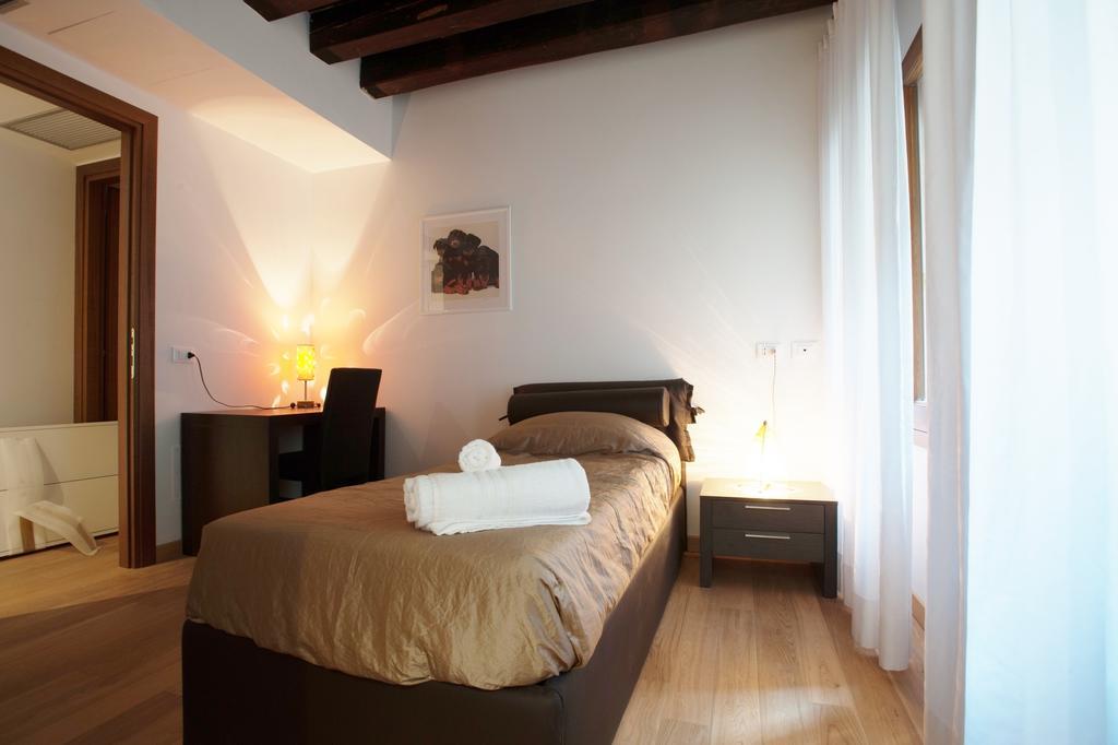The Lion'S House Apt2 Venesia Ruang foto